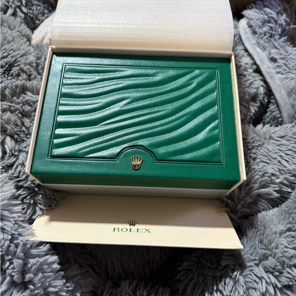 Rolex Datejust Gold and Silver Watch - Picture 5 of 13